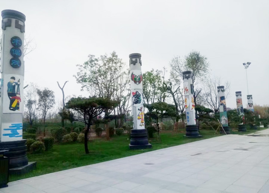 石雕龍柱